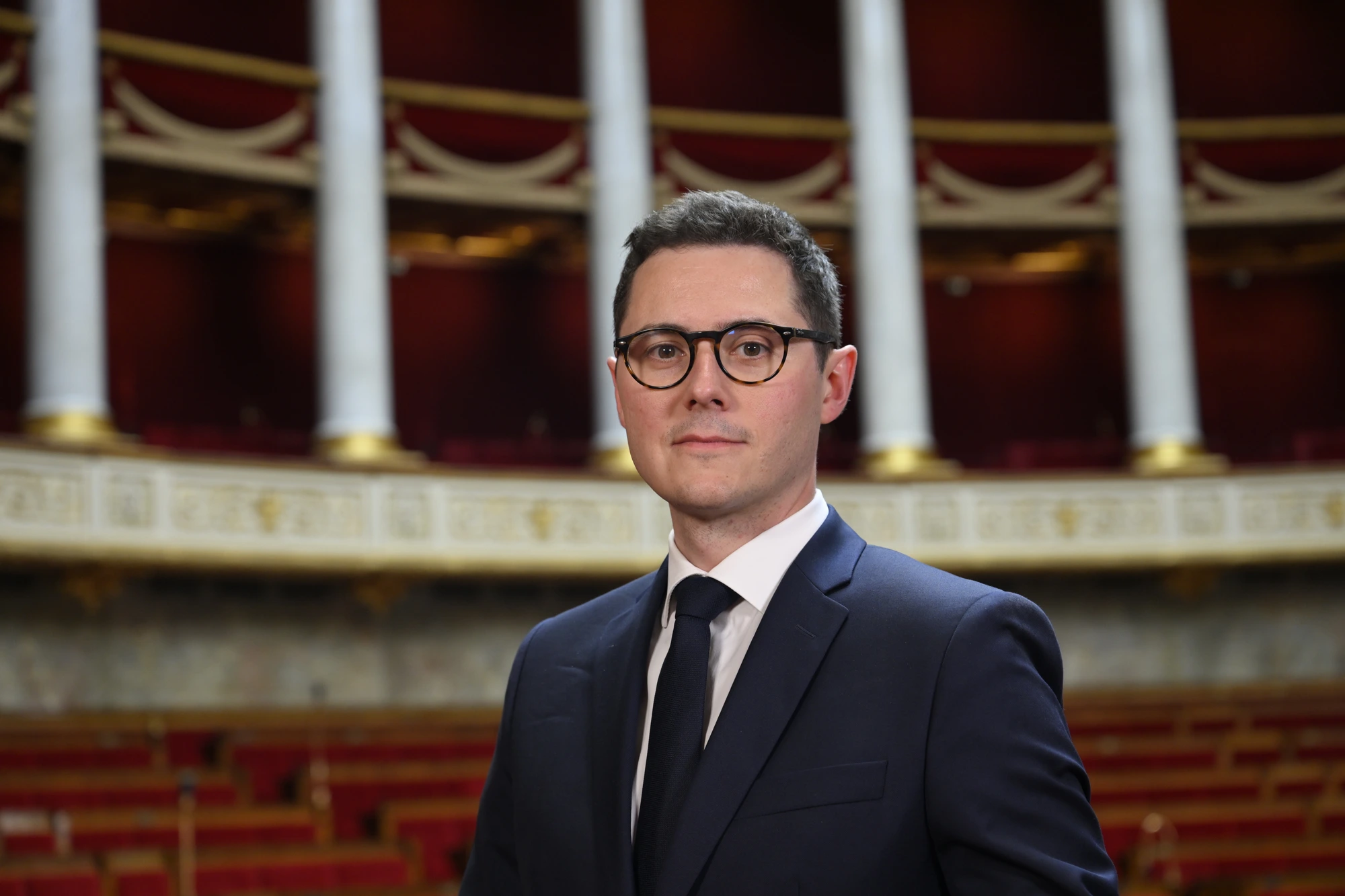 Vincent Caure, député des Français établis hors de France, dans l'hémicycle de l'Assemblée nationale