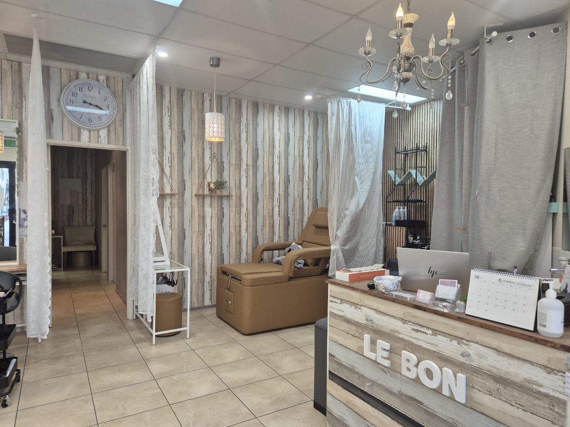Lebon reception & waiting area