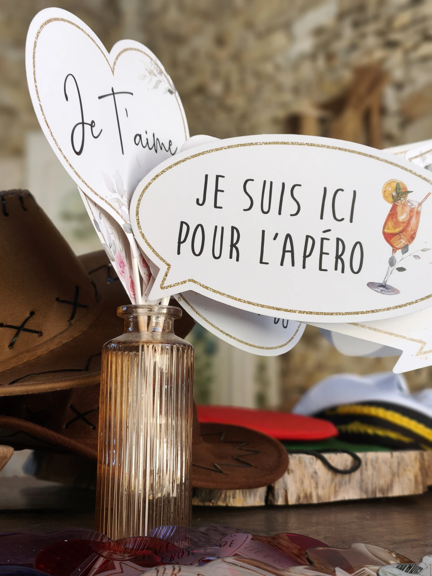 Panneaux photo « Je t'aime » et « Je suis ici pour l'apéro »