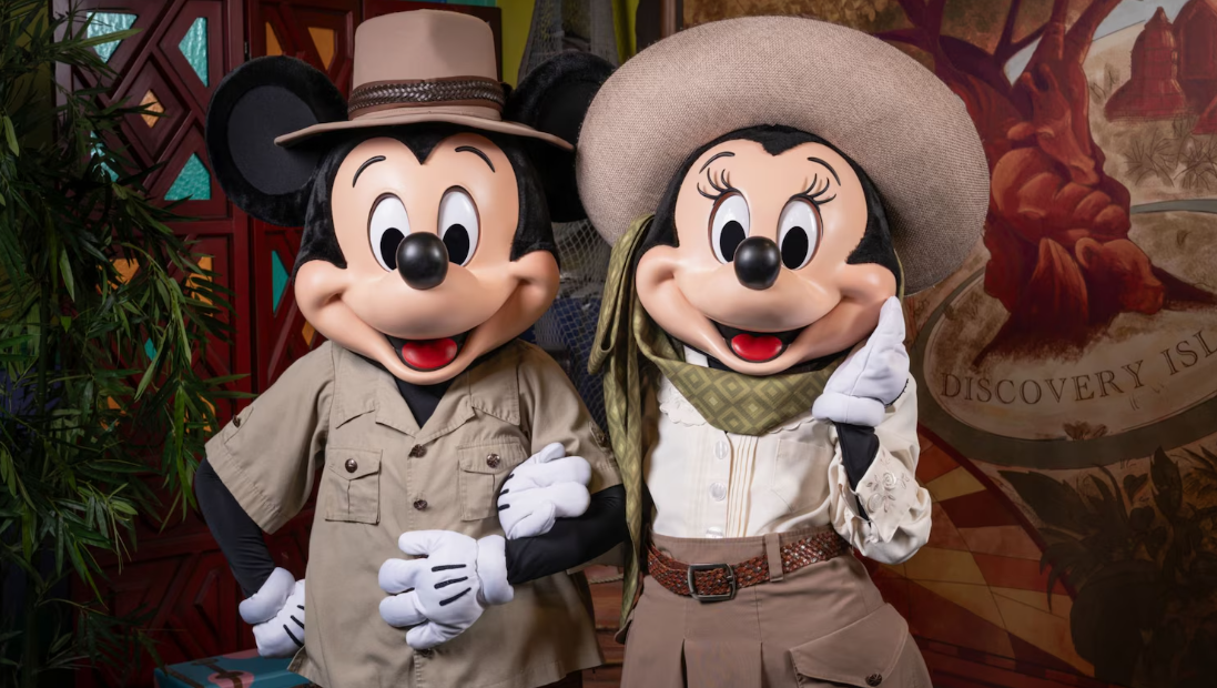 Mickey y Minnie con look safari en Discovery Island · Disney's Animal Kingdom