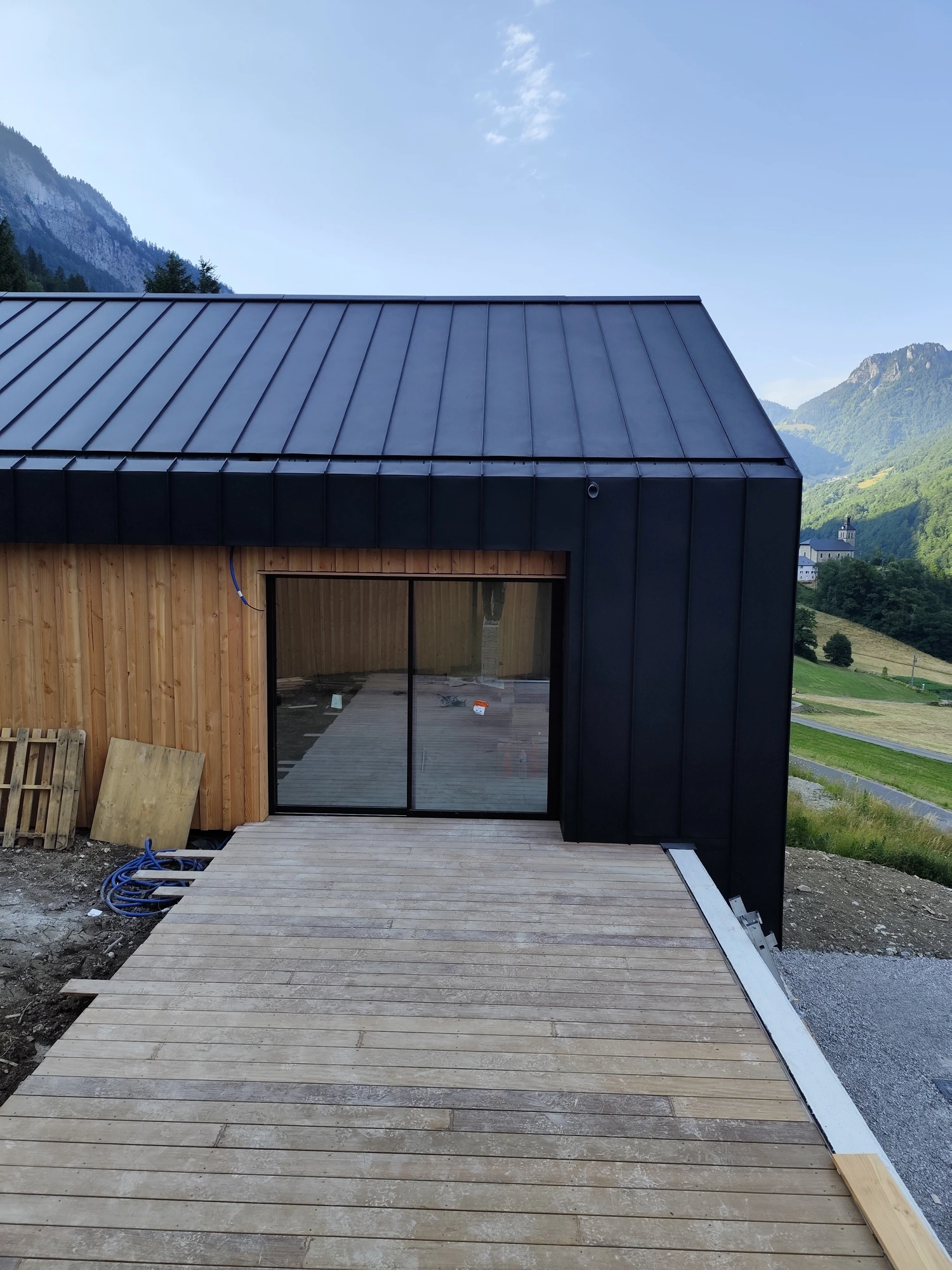 Couverture métallique — Joint debout — vue montagne — 2025